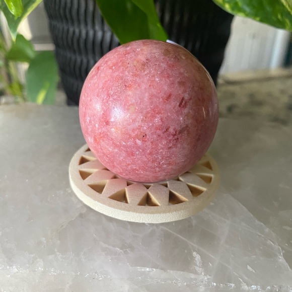 Thulite Sphere - Picture 4 of 5